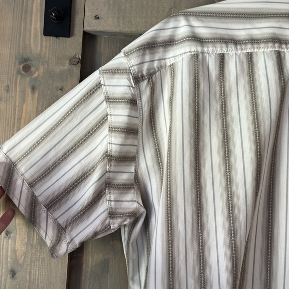 Kuhl Button Up Shirt Mens XXL Short Sleeve Striped Casual Outdoor Hiking Camping - Picture 8 of 9